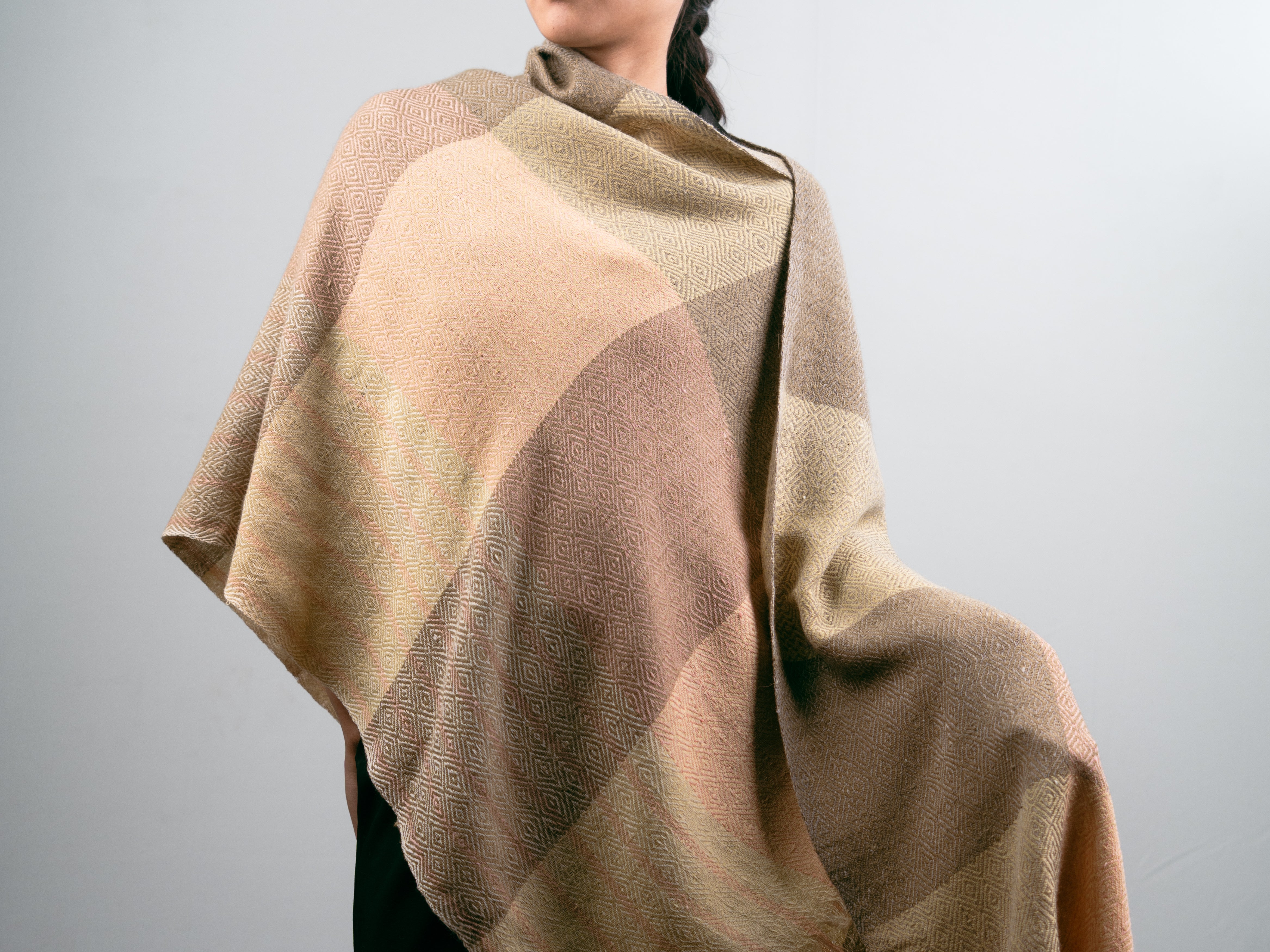 Ri Bong Small Diamond Stole