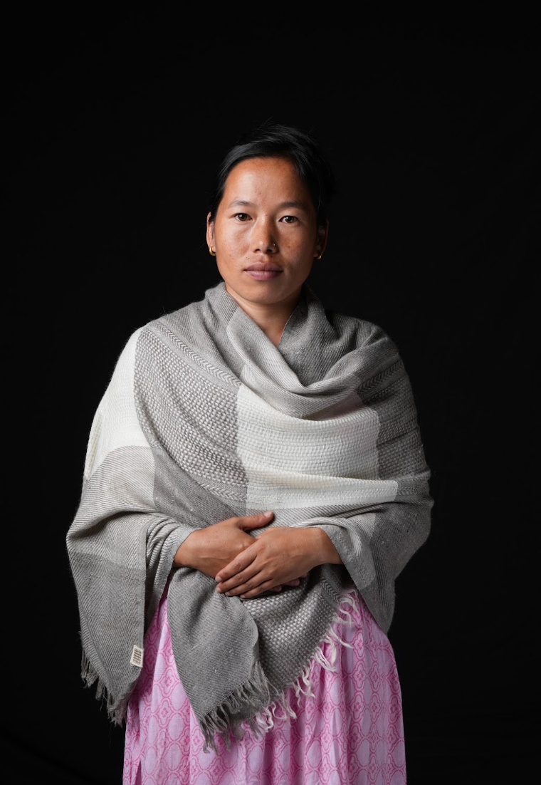 Ri Bong Checks Straight Twill Stole - Grey