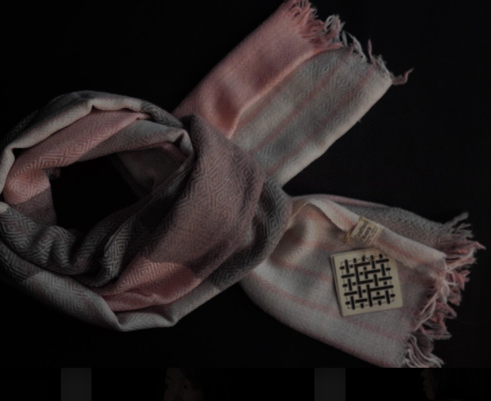 Ri Bong Small Diamond Stole - Grey