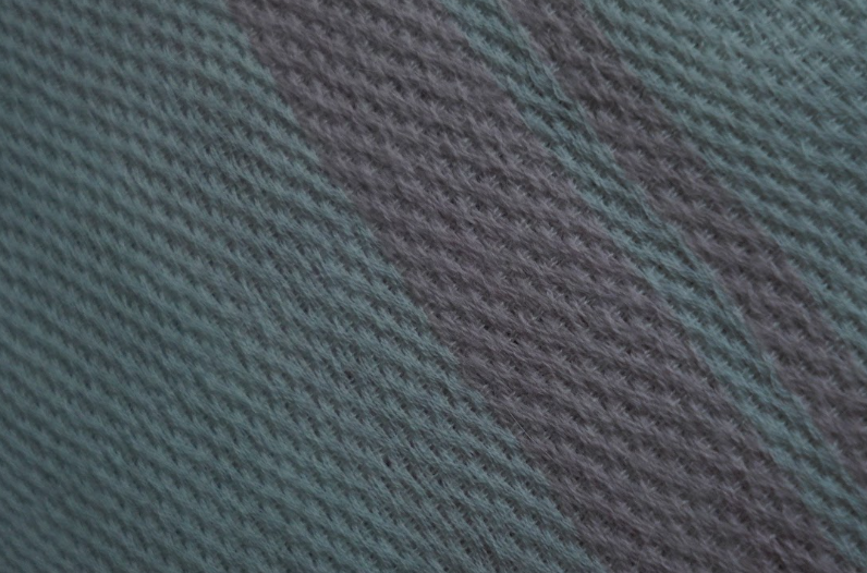 Ri Bong Fishnet Border Stripe Stole - White