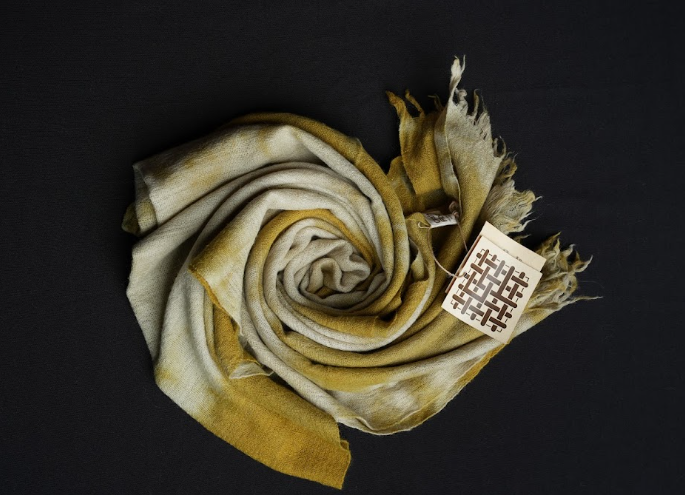 Ri Bong Tie Dyed Plain Stole (Design C) - Onion Skin (Green)
