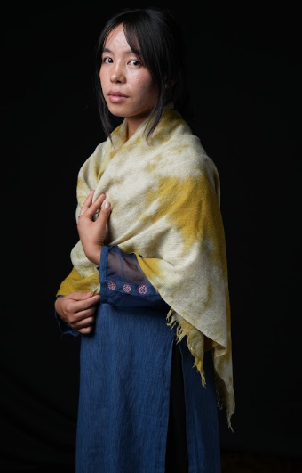 Ri Bong Tie Dyed Plain Stole (Design C) - Onion Skin (Green)